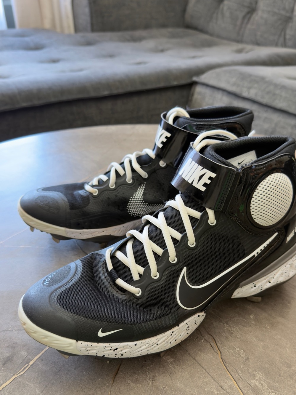 Nike Alpha Huarache Elite 3 Mid Metal Baseball Cleats - Black/White 11.5 D